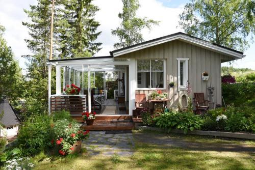 lasiterassi kesämökki