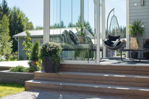 lasiterassi ja patio